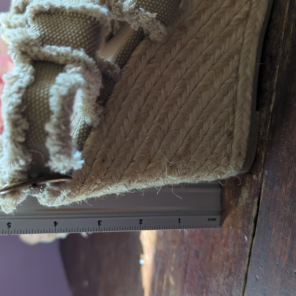 Candies Platform Woven Fabric Strap Sandles - Picture 4 of 13